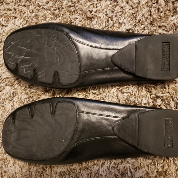 KENNETH COLE REACTION - Picture 2 of 5